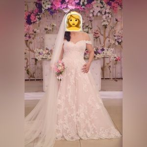 Gorgeous Wedding Dress With Veil & Bridal Hairpiece